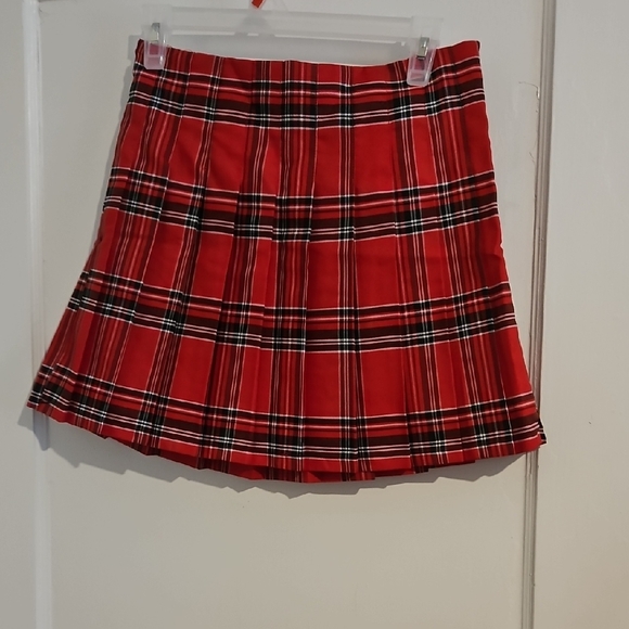 No Boundaries Red Black Plaid Pleated A-Line Mini Skirt Size Medium - Picture 3 of 4